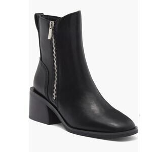 Steve Madden Ruthy Black Leather Boots Size 8 NWOB Block Heel Stylish Trendy